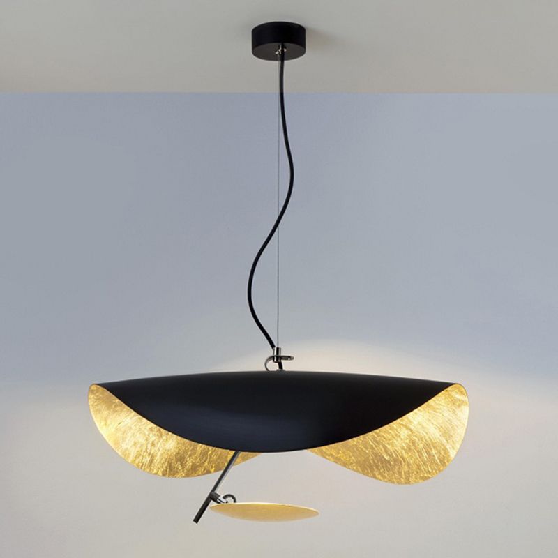 Pendentif suspension LED Salle Pendante simple suspendue avec une teinte en métal en forme de chapeau