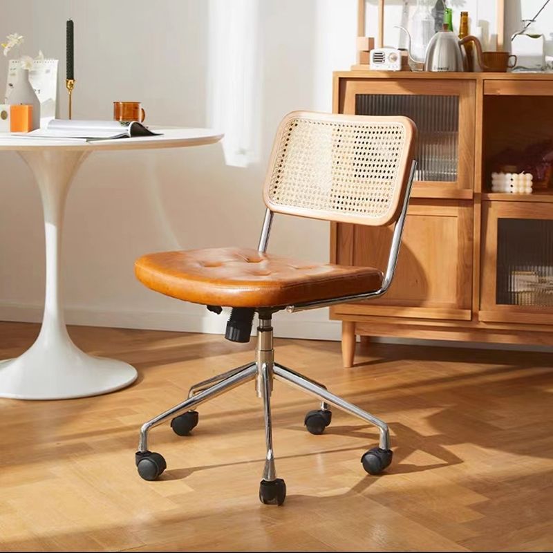 Modern Style Swivel Chair Low Back Home Office Chair with Wheels