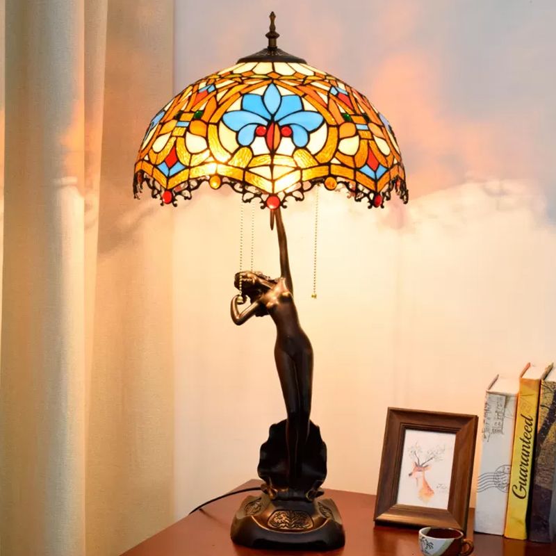 Resina Caffè Pullo-Chain Night Stand Light Lady Statue Lampada da tavolo Tiffany con pappagallo blu-marrone/trellis Giallo-nero in vetro bianco