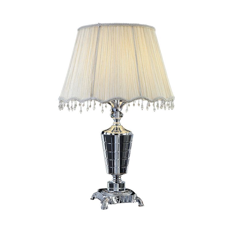 1 table de nuit en tissu léger clair d'empire blanc traditionnel lampe de nuit à chambre à coucher avec drapage en cristal