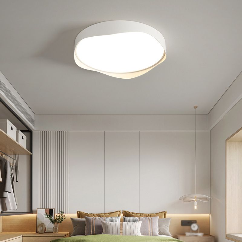 Contemporary LED Ceiling Lamp White Metal Indoor Flush Mount Lighting