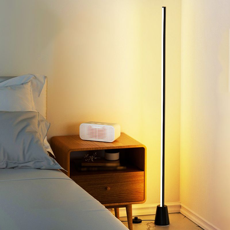 1 Light Linear Floor Lamps Contemporary Metal Floor Lamps for Living Room in Black