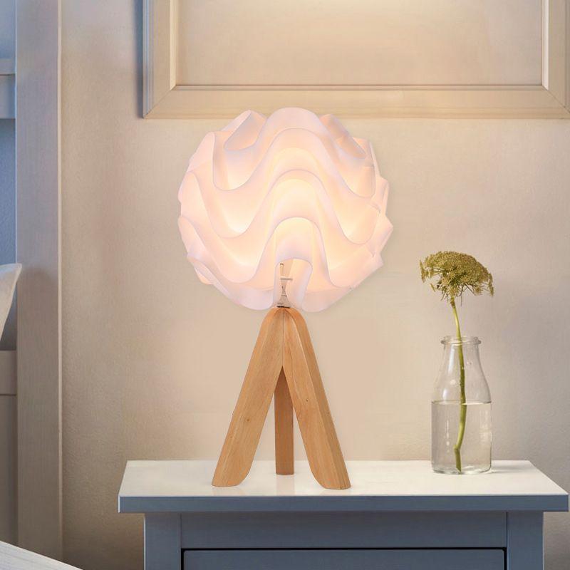 Modern Blossom Desk Light Acrylic LED Bedside Nightstand Lamp in White with Wood Tripod