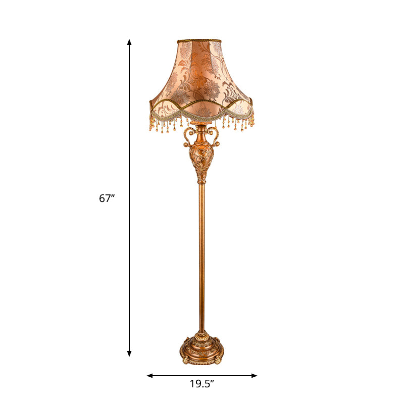 1-bulb vloer staande lamp landelijke stijl taps toelopende schaduwstof vloerlicht in goud met trapsgewijze ontwerp