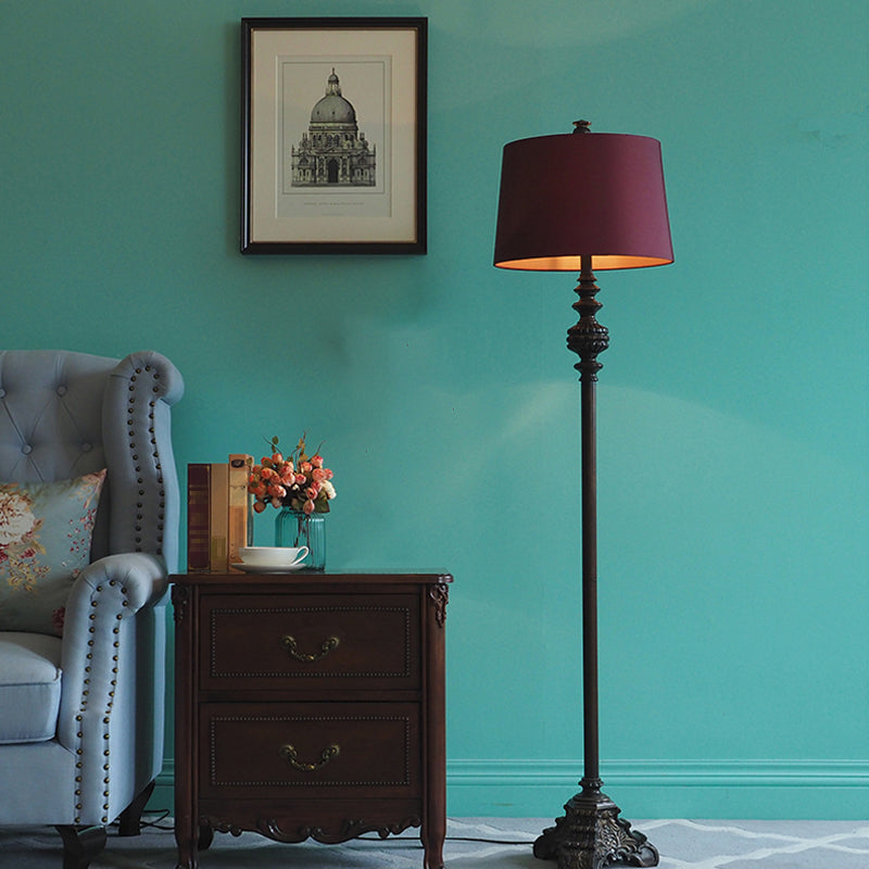 1 Luz de pie de bulbo con tela de tono de barril de estilo de sala de estar de estilo vintage en rojo