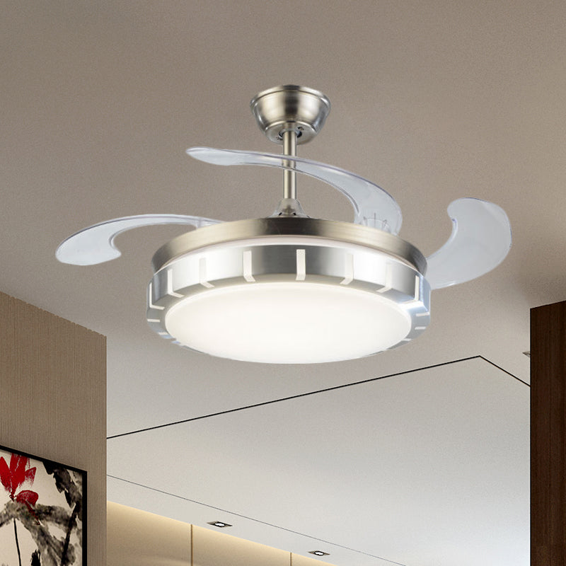 Trommelvorm hangende ventilator licht eigentijdse metalen metalen 42 "breedte led zilveren semi -montage verlichting met 4 heldere messen