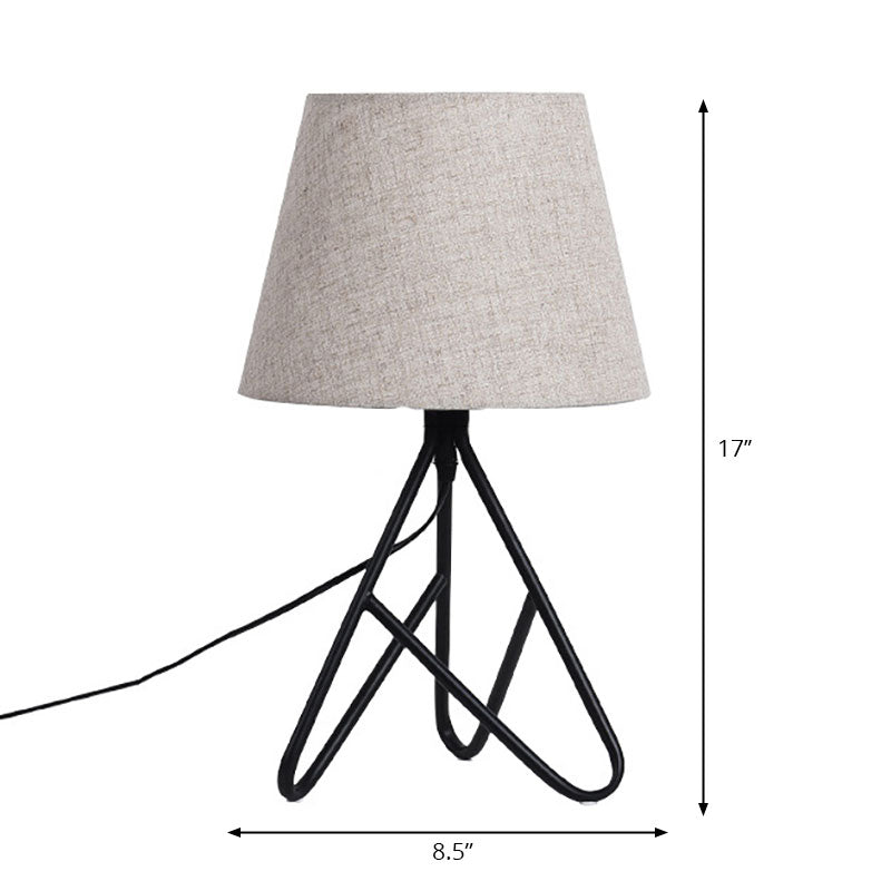 Contemporary Tapered Task Lighting Fabric 1 Light Reading Book Light in White/Black for Bedside