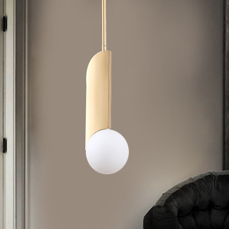 Koloniaal bolvormig plafond hanglamp 1 lamp ivoor glazen ophanging verlichting in goud voor woonkamer