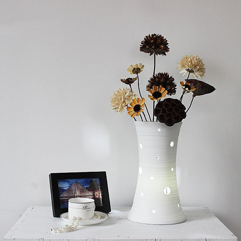 5.5"/7" W Ceramic White Nightstand Light Vase LED Pastoral Night Table Lamp with Dried Flower Decor