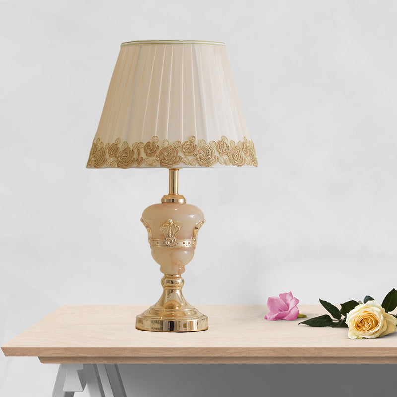 Country Style Conical Table Lamp Single Head Fabric Vase Desk Light with Flower Decor in White