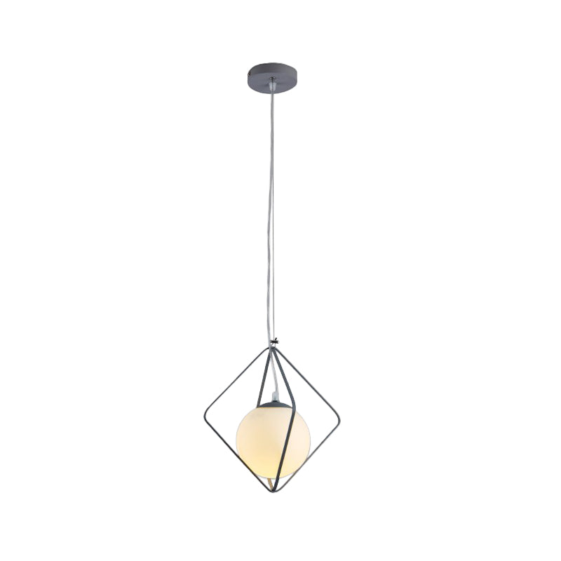 Green / Gris Rhombus Cage Pendant Light Minimaliste 1 Kit de lampe suspendue en fer de tête avec une teinte en verre de lait à bille à l'intérieur