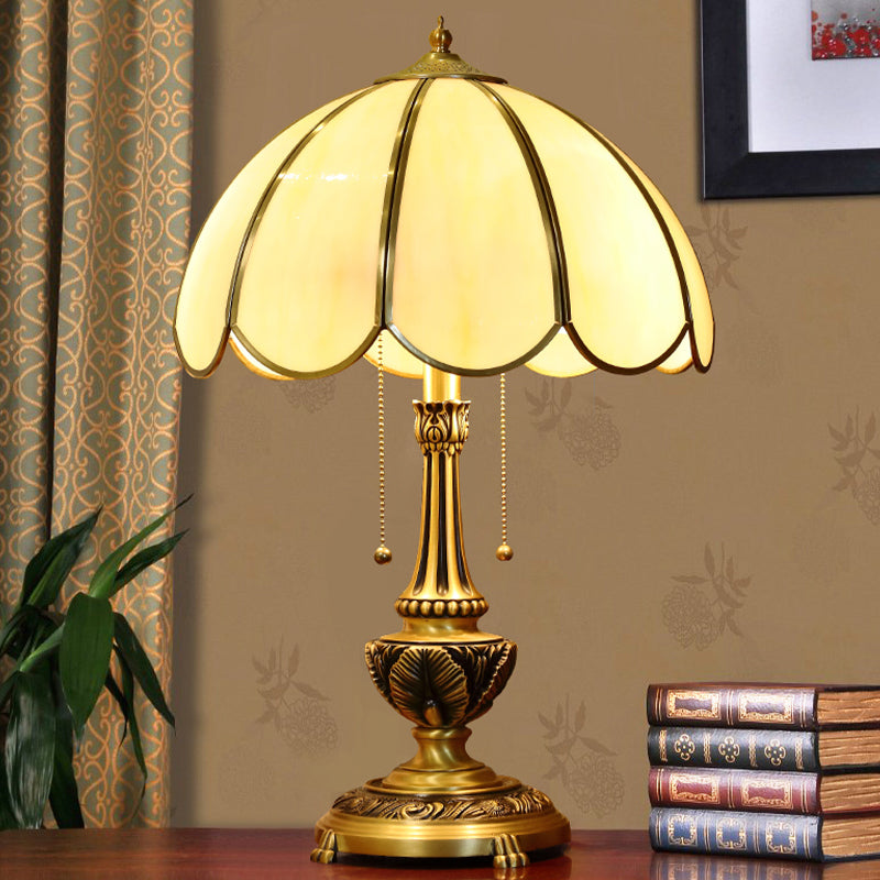 Gold 1-Bulb Nightstand Light Colonialist Beige Glass Scalloped Metal Table Lamp with Pull Chain