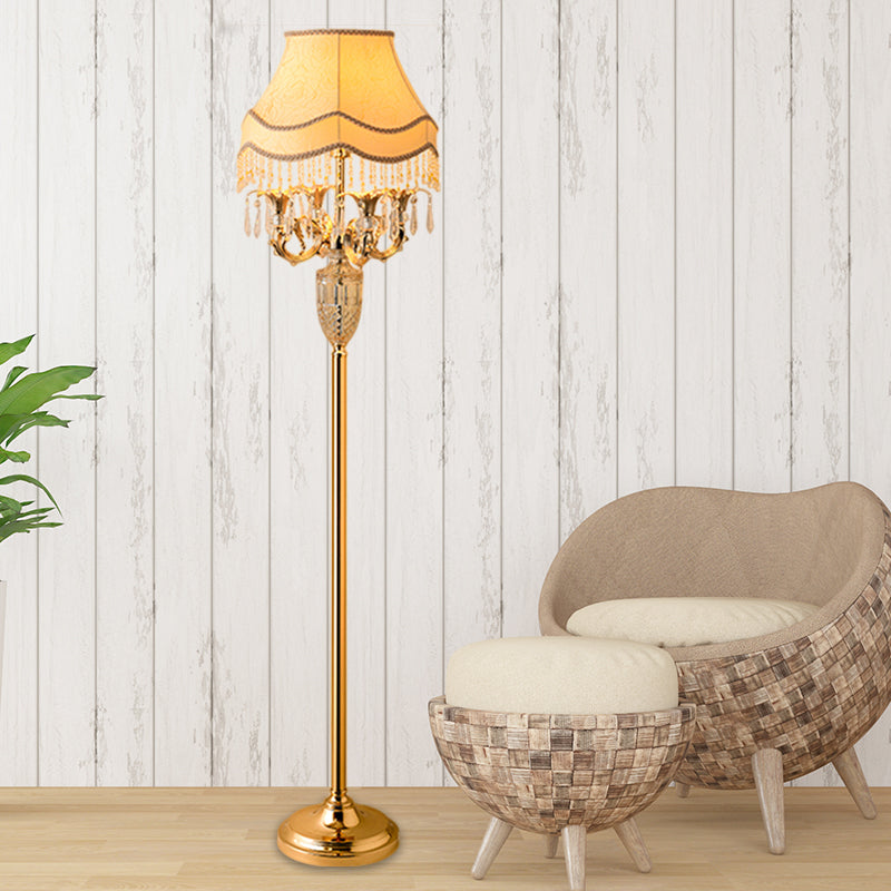 1-kop Candelabra Stand Up Lamp Traditionele goudkristallen Spears vloer leeslamp met beige stofschaduw