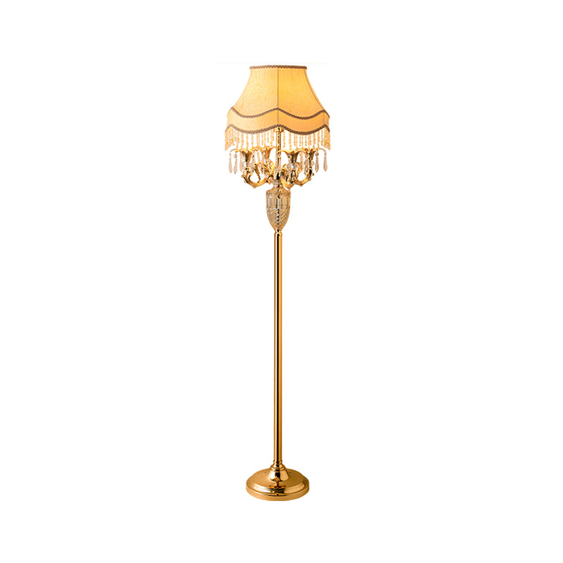 Lámpara de pie de pie de candelabra de 1 cabeza de 1 cabeza lámpara de lectura de piso de cristal de oro tradicional con sombra de tela beige