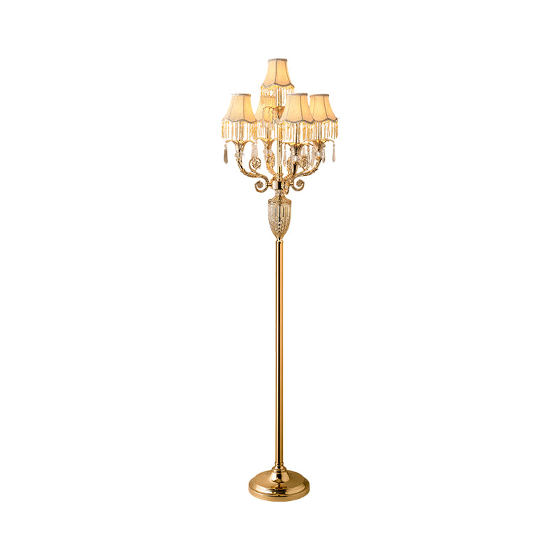 5-head Clear Crystal Stand Up Lamp Traditionele gouden Candelabra Drawing Room Vloer Licht met wijd uitlopende schaduw