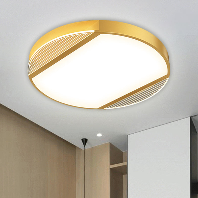 Round Close to Ceiling Lamp Simplicity Metallic LED Gold Flush Mount in Warm/White Light, 18"/21.5" Wide