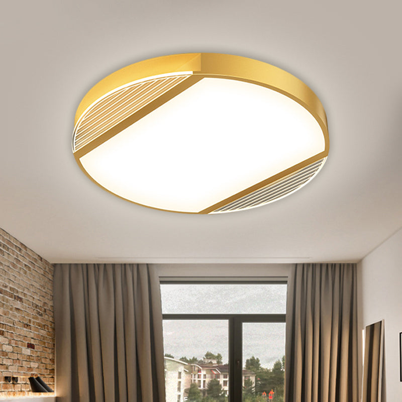 Round Close to Ceiling Lamp Simplicity Metallic LED Gold Flush Mount in Warm/White Light, 18"/21.5" Wide