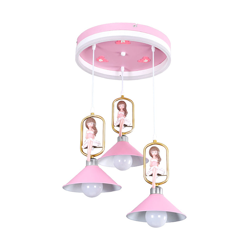 Kit di luce a ciondolo a campana metallico Cartoon 3 Bulbo Hanging Lamp with Girl Decor in rosa