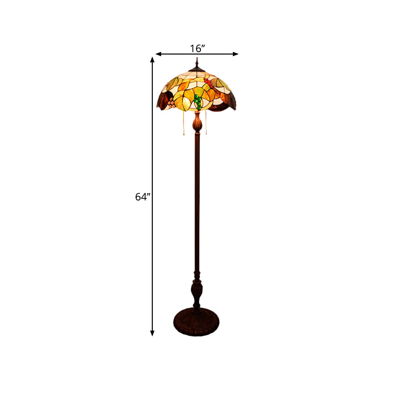 Gesneden glas koperen vloerverlichting geschulpte 3 bollen mediterrane stand -uplamp met blad- en druivenpatroon