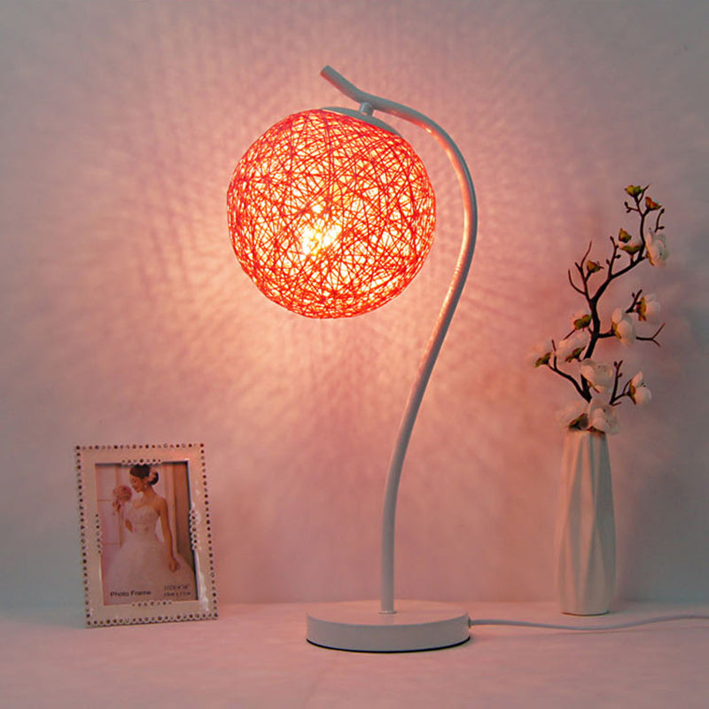 Yellow/Ivory Handmade Table Lamp Countryside Style 1-Light Rattan Table Lamp with Ball Shade for Bedroom