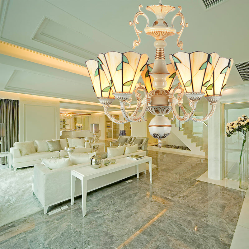 5 lumières Cône Cone Plafond lustre en vitrail Tiffany Suspension Light avec motif de feuille en beige