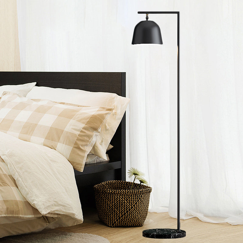 Minimal Bucket Reading Floor Light Metal 1-Light Bedroom Floor Lisez d'éclairage en noir / or