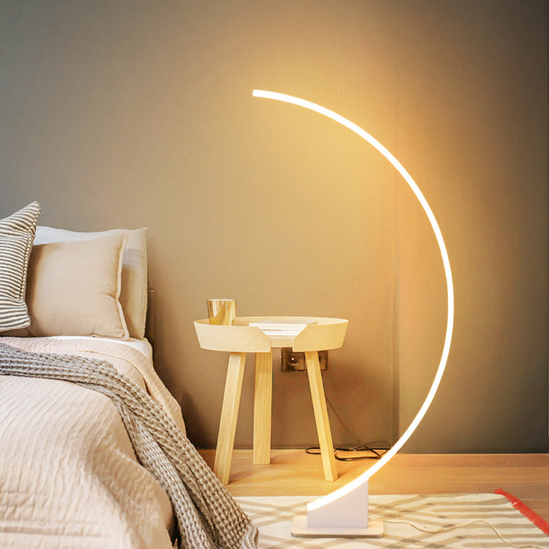 White/Coffee Arch Floor Lamp Minimalist LED Metal Floor Standing Lighting in Warm/White Light for Bedroom