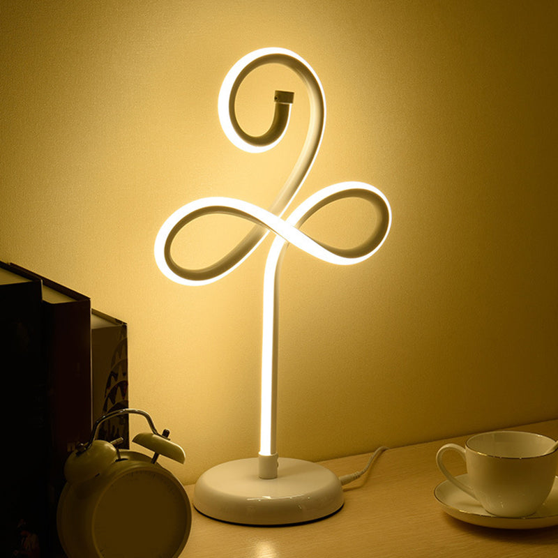 Metallic Clover-Like Night Table Light Simple Style LED Task Lamp in White for Sleeping Room