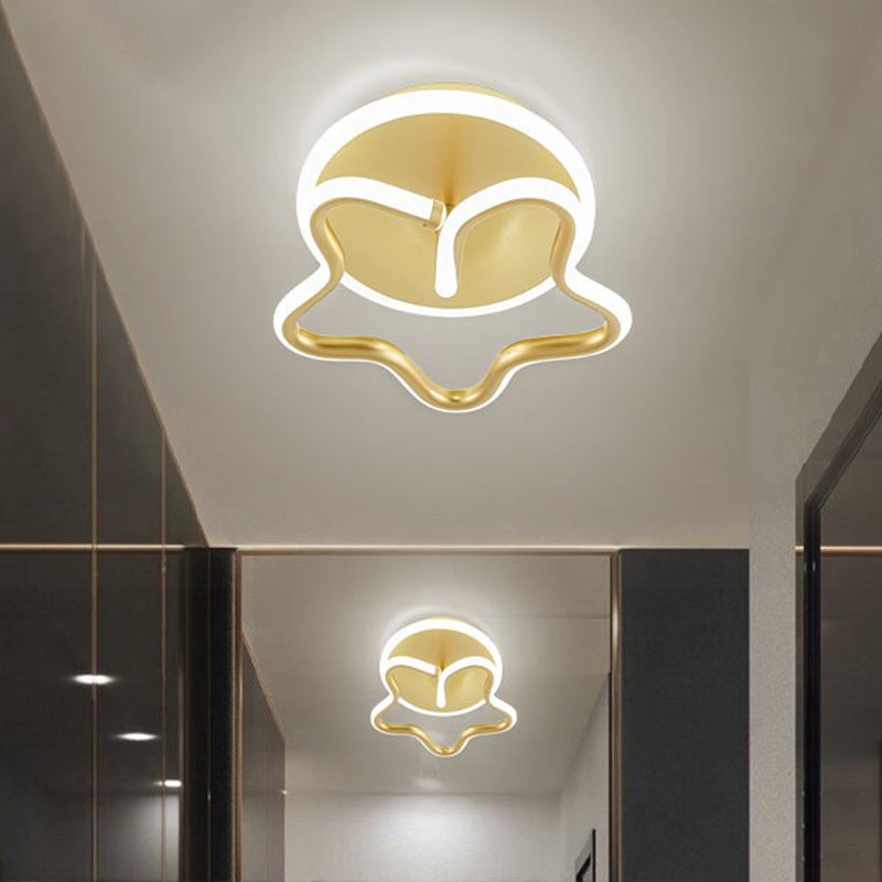 Lámpara de iluminación de techo acrílico de estrella Minimalismo White/Gold/Coffee LED Semi Flush Lámpara de montaje en luz cálida/blanca para pasillo