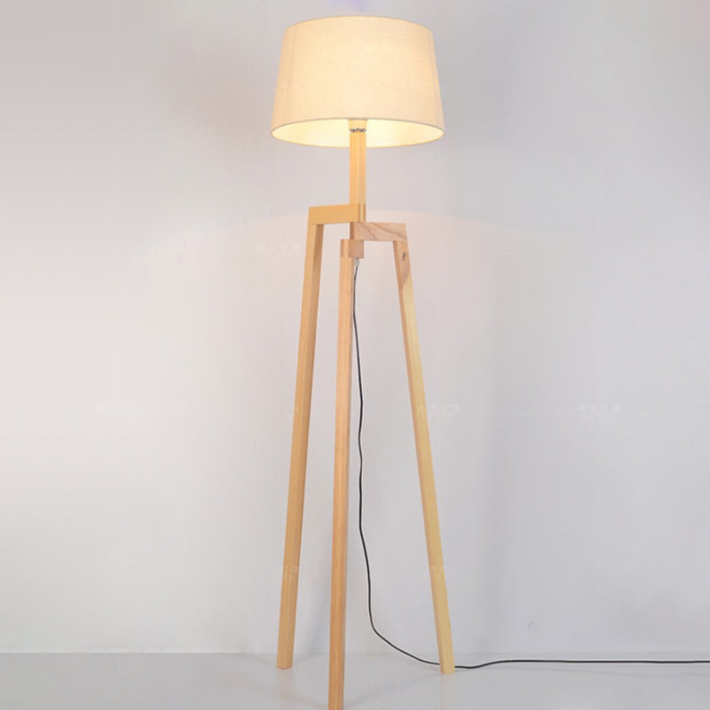 Novelty Simple Style Single Floor Lamp Wood Tapered Tripod Floor Light with Fabric Shade