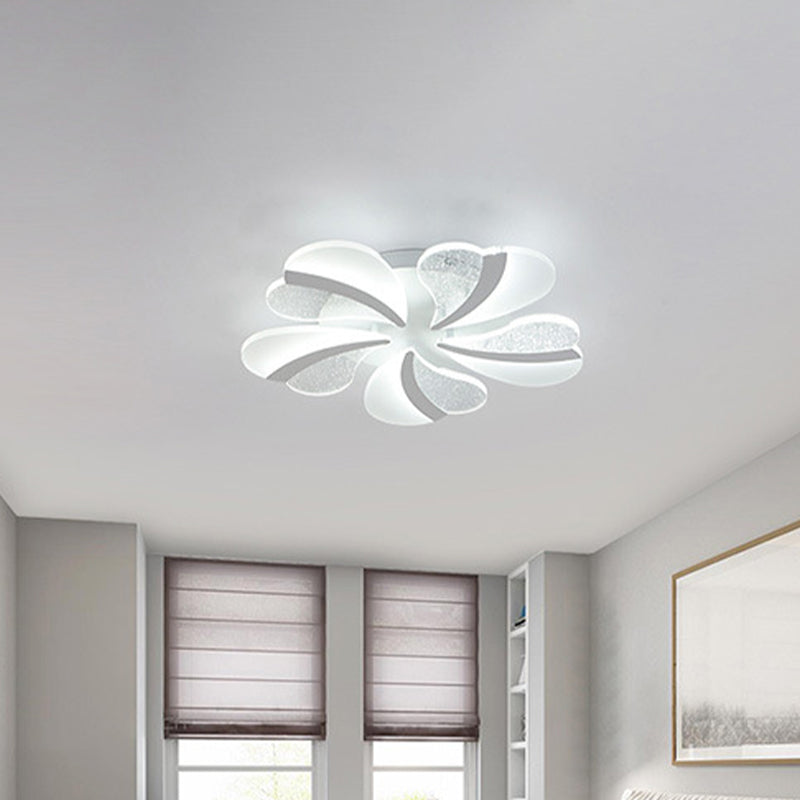 Heart-Shaped LED Ceiling Lamp Modern Acrylic 5/9/15 Lights White Semi Flush Mount Light in Warm/White Light for Living Room