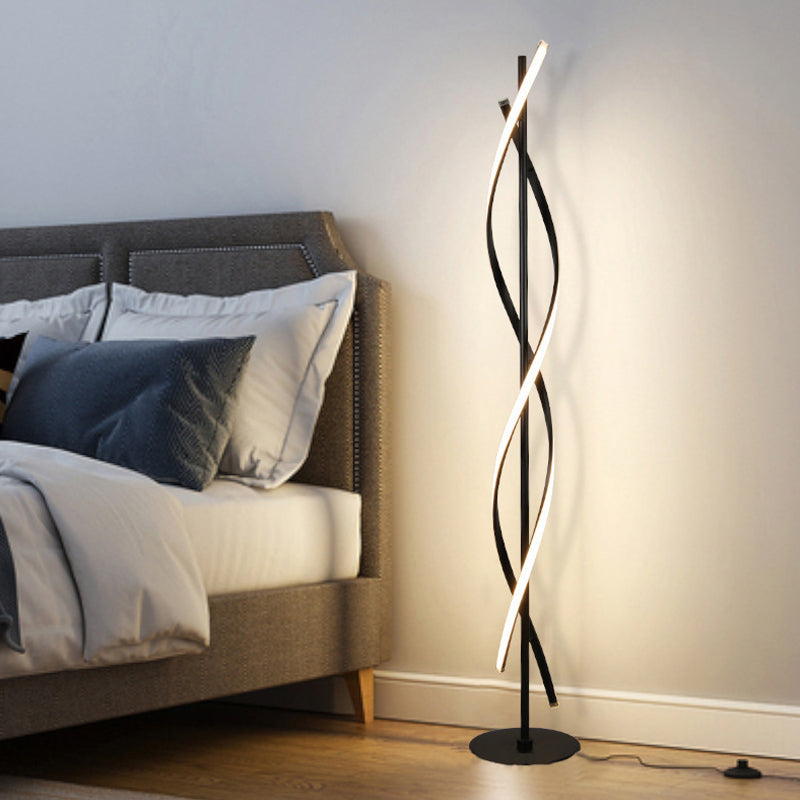 Spiralende vloerlicht Simplicity Metallic Black/White Led Stand Up Lamp in warm/wit licht voor slaapkamer