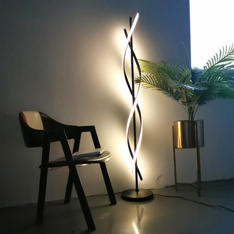 Spiralende vloerlicht Simplicity Metallic Black/White Led Stand Up Lamp in warm/wit licht voor slaapkamer