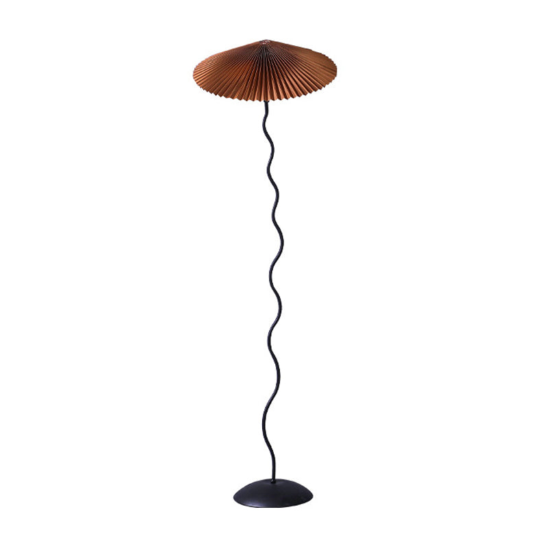 Conische geplooide stof vloerlicht rustieke 1 bol woonkamer opstaan ​​lamp in wit/koffie/bordeaux met gebogen paal