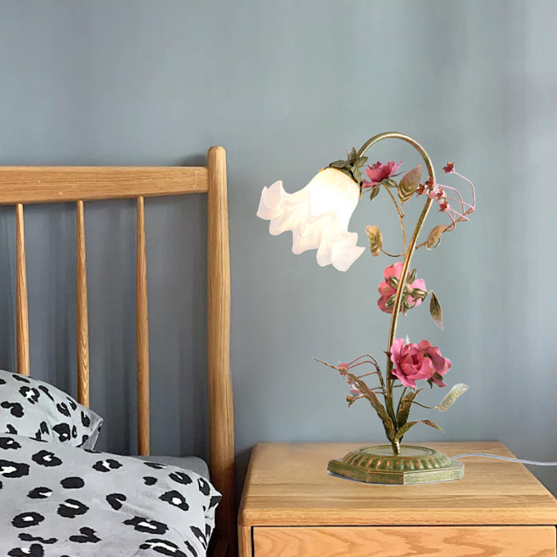 Lámpara de noche de lácteos de vidrio helado Estilo pastoral de 1 linda luz de la noche con brazo verde y deco de flores