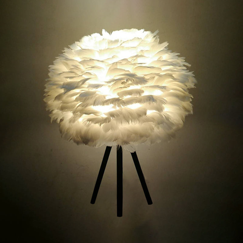 Light Global Feather Night Light Nordic 1-Light White / Red / Rose Table Lampe avec un support à 3 pattes en noir / blanc