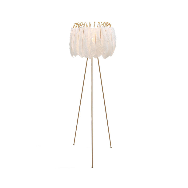 Trommelvloer Standing Light Postmodern Goose Feather 1-hoofdside Bedide Stripod Vloer Lamp in messing en wit