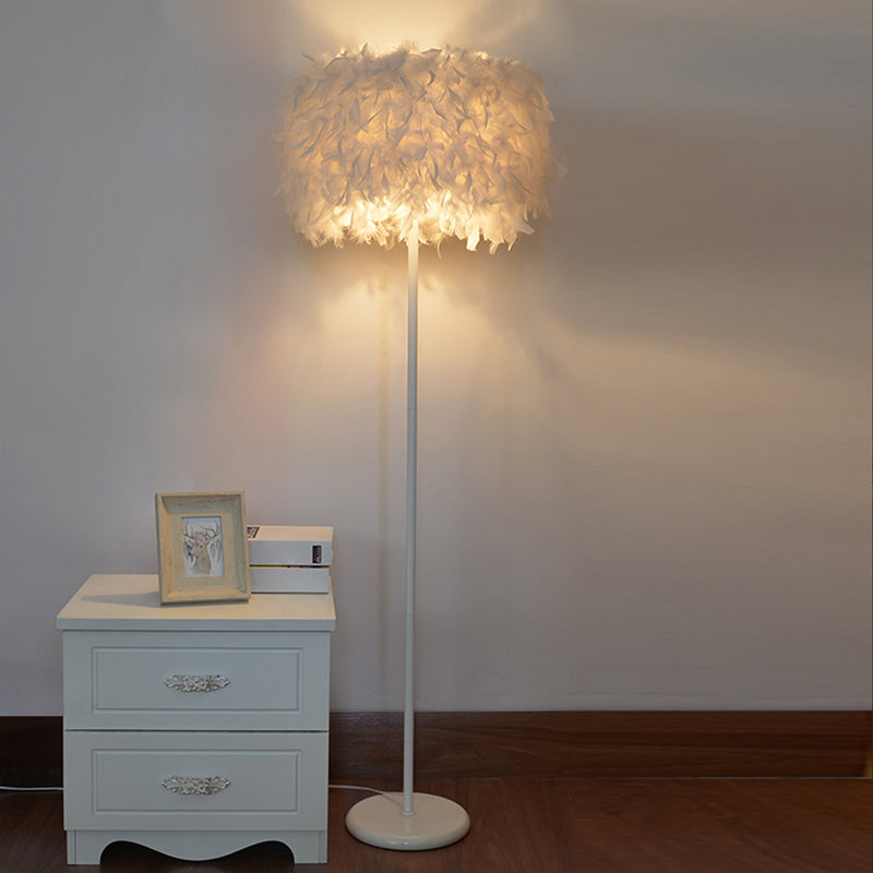 Drum Bedside Floor Lamp Feather 1-Light Modernist Stand Up Lamp in White with/without Crystal Drop