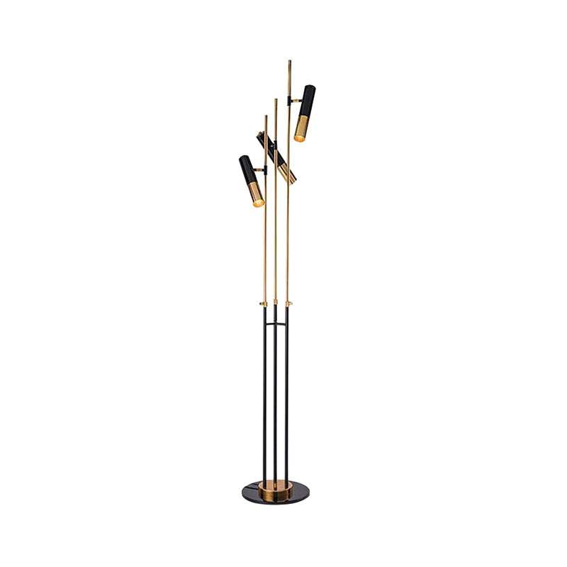 Teste a 3 teste nordiche Lettura Light Gold e Black Tubular Floor Lighting con ombra metallica