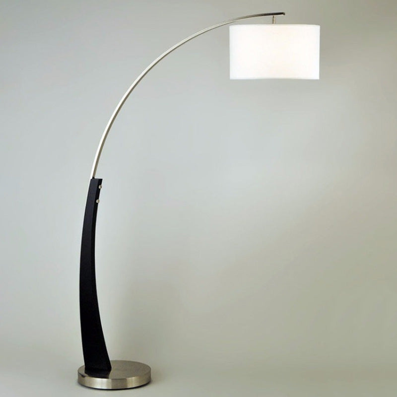 Klassieke gebogen visstaaf Stand Up Lamp 1 Licht metalen vloerlicht met trommelstofstof in het zwart