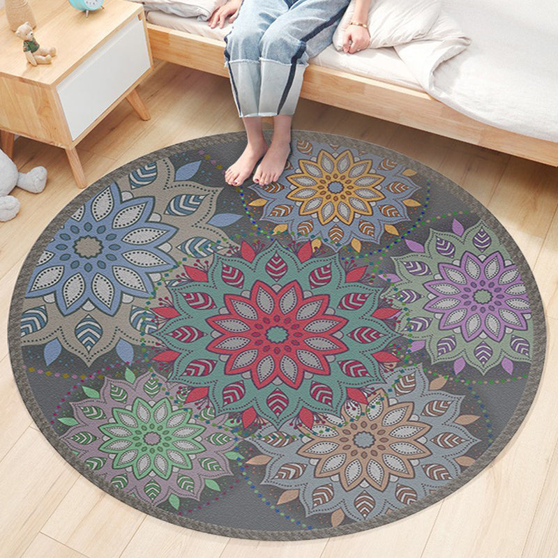 Nostalgic Traditional Rug Multi-Colored Floral Printed Carpet Anti-Slip Backing Pet Friendly Machine Washable Rug for Bedroom