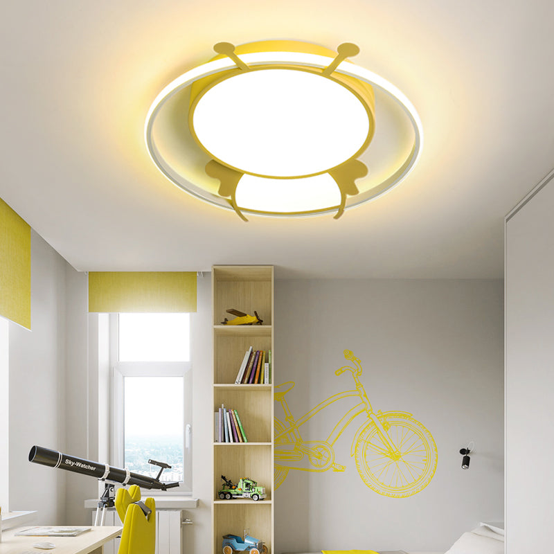 Metalen Ring Flush Mount Lamp Kids LED Roze/Geel Flush Hanger Licht met Acrylic Bee Shade in Warm/Wit Licht