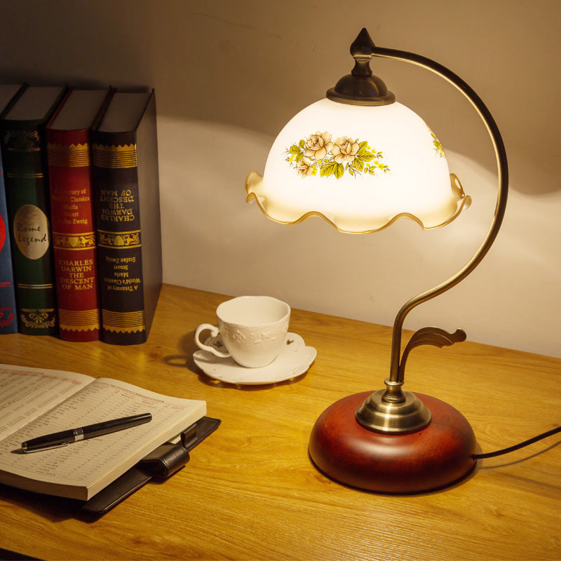 Ivory Glass Red Brown Desk Light Scalloped 1-Bulb Romantic Pastoral Nightstand Lamp for Bedroom