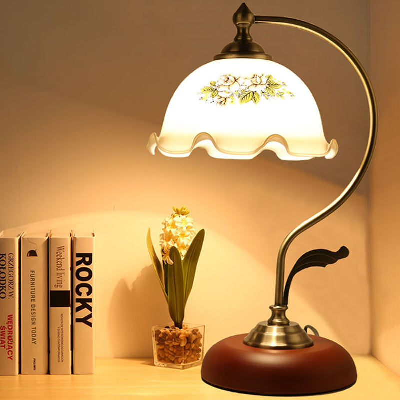 Ivory Glass Red Brown Desk Light Scalloped 1-Bulb Romantic Pastoral Nightstand Lamp for Bedroom