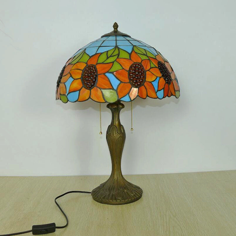 Traditional Sunflower Pattern Nightstand Lamp 2 Heads Stained Glass Table Lighting with Pull Chain