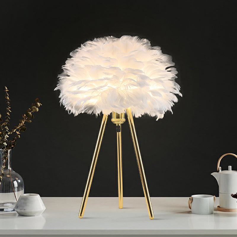 Tripod Shaped Night Lighting Minimalistic Metallic 1 Bulb Living Room Table Light with Feather Shade in Gold