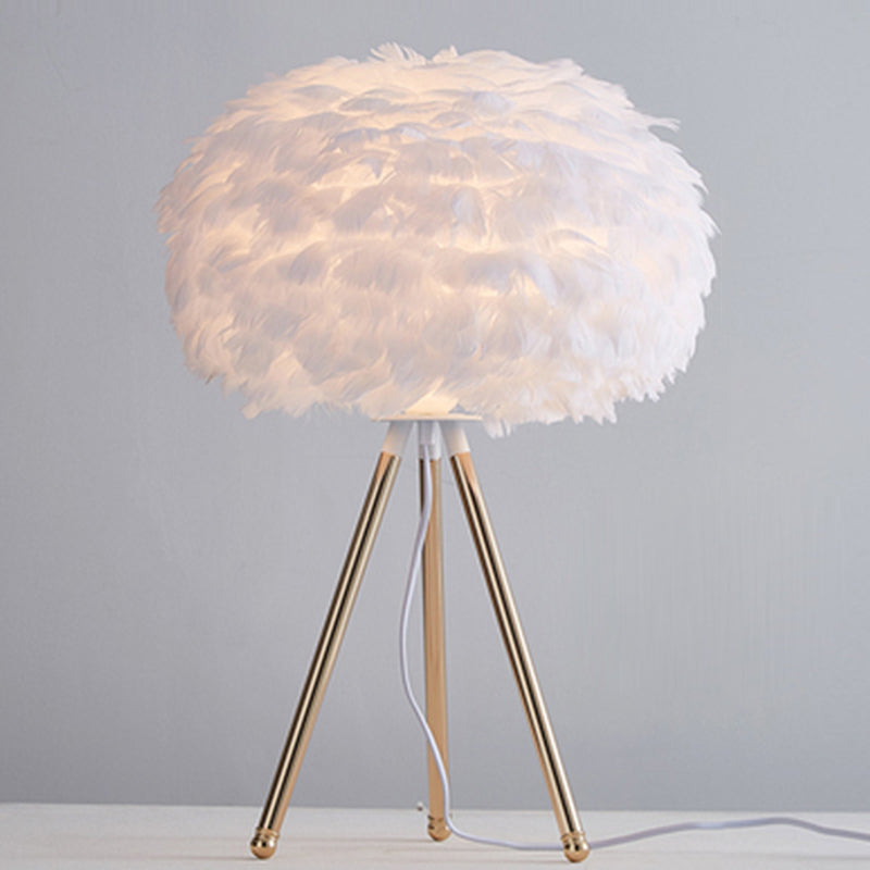 Tripod Shaped Night Lighting Minimalistic Metallic 1 Bulb Living Room Table Light with Feather Shade in Gold