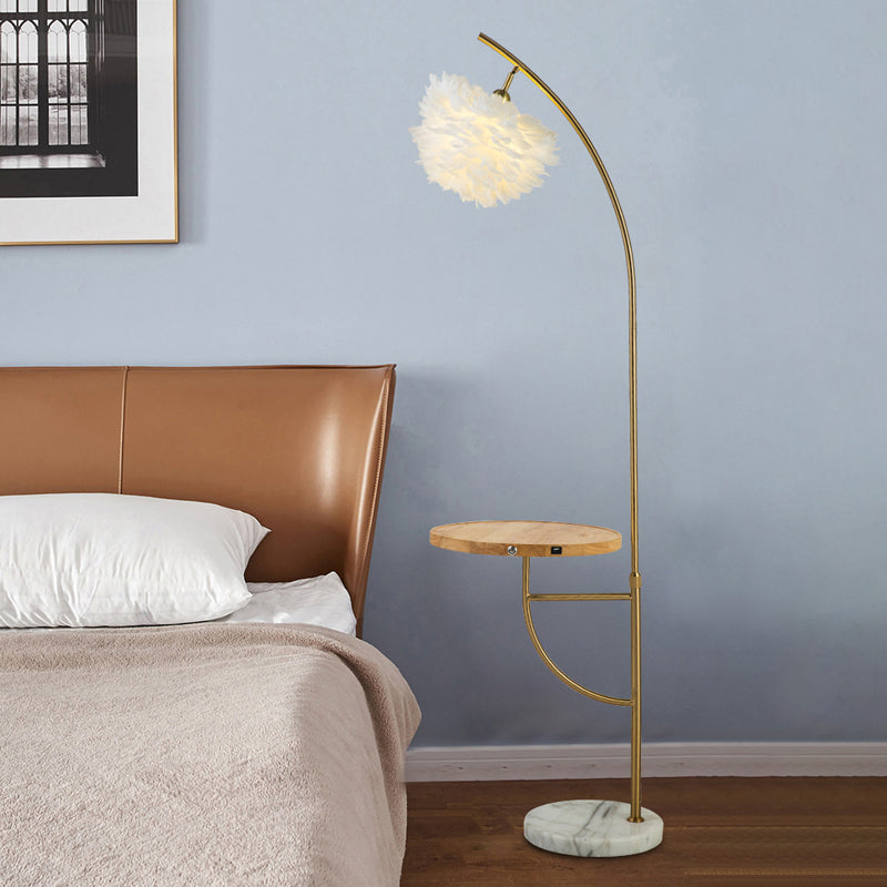 Emisfero piume Lampada da pavimento in tonalità moderna 1 lampada oro lampadina con vassoio di legno