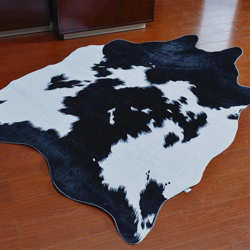 Tapis de peau d'animal de forme irrégulière