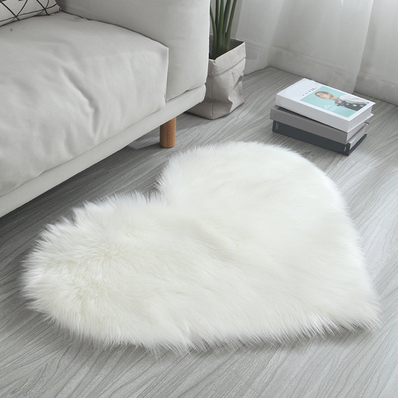 Tapis de couleur unie en forme de coeur Coup de couleur Simple Multipliée Tapis moelleux moelleux pour animaux de compagnie Fluffy pour chambre à coucher pour chambre à coucher